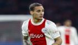 صور مسربة.. صاحب أغلى صفقة في الميركاتو الصيفي يصل مانشستر يونايتد