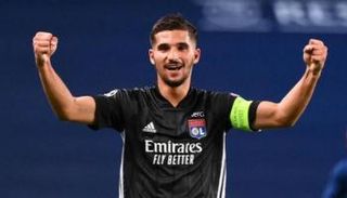 اللاعب حسام عوار