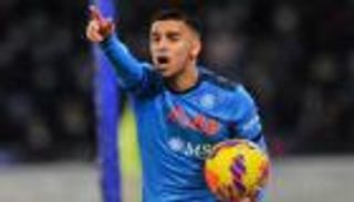 7 ملايين يورو تقرب آدم وناس من الدوري الفرنسي