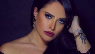 الفنانة سارة زكريا