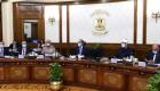 مصر تسابق الزمن قبل هجوم الدولار.. إجراءات للإفراج عن السلع بالموانئ