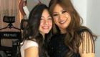 "ماما مش بتمنعني أبوس وكده".. شاهيستا ابنة انتصار توجه نصيحة للفتيات