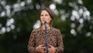 وزيرة خارجية ألمانيا: لن نرفع عقوبات روسيا في الشتاء