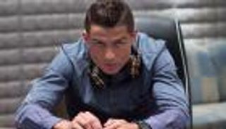 كريستيانو رونالدو يبحث عن وظيفة.. فخر أم عار؟