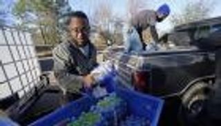 ولاية أمريكية تحذر سكانها: أغلقوا فمكم عند الاستحمام