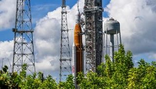 صاروخ وكبسولة 