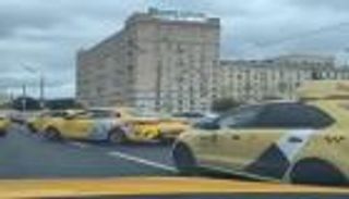 فيديو.. قراصنة يخترقون "تاكسي" موسكو في حدث نادر