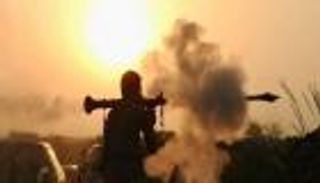 هجمات برية وقصف للنازحين.. عدوان الحوثي على تعز يتواصل