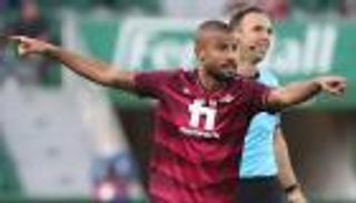 إلى الدوري القطري.. رافينيا يغادر سان جيرمان بحثا عن تحد جديد