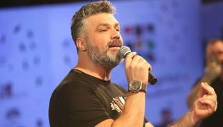 النجم اللبناني فارس كرم