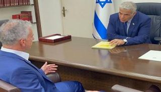 لابيد ورئيس الموساد-أرشيفية