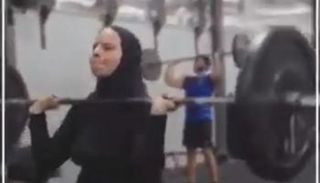 حامل ترفع الأثقال في مصر