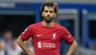 "أين أنت بعد العقد التاريخي؟".. محمد صلاح في مرمى الانتقادات الإنجليزية