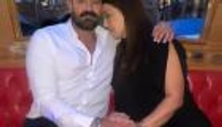 عمرو يوسف وكندة علوش.. لحظة حب تخطف الأنظار (فيديو)