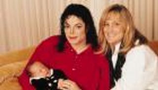 لأول مرة.. زوجة مايكل جاكسون تكشف عن دورها في موته