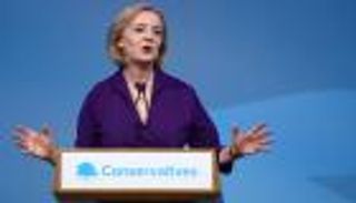 "خطابات نووية" ومعضلة سكن.. كواليس أول أيام تراس بـ"دوانينج ستريت"