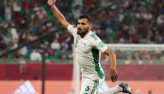 النجم الجزائري حسين بن عيادة