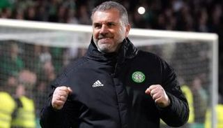 أنجيلوس بوستيكوجلو مدرب سيلتيك