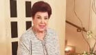 رجاء الجداوي وعادل إمام.. الزعيم وضع ملكة الأناقة في ورطة