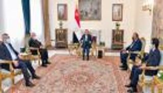 السيسي يتسلم دعوة "القمة العربية".. تعهد مصري بدعم الجزائر