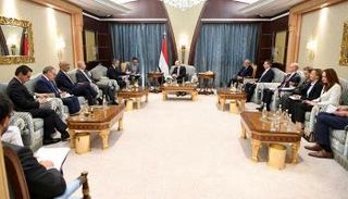 الرئيس اليمني خلال لقاء سفراء أوروبا