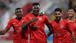 مايكل أولونجا مهاجم الدحيل ضد قطر