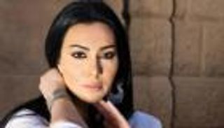 بفستان شفاف وبطن وسيقان مكشوفة.. ميرهان حسين في جلسة تصوير جريئة (صور)