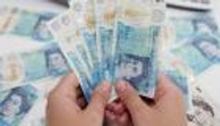 "تراس" تصدم الاسترليني.. أدنى مستوى في 37 عاما