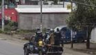 قتلى وجرحى في إطلاق نار على حافلة مدنية بالكاميرون