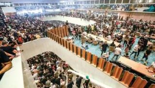 أنصار الصدر خلال اقتحام مجلس النواب