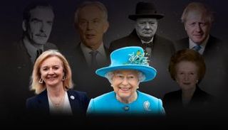 الملكة اليزابيث الثانية تصافح ليز تراس