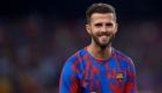 رسميا.. الشارقة الإماراتي يتعاقد مع نجم برشلونة