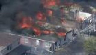 مقتل شخصين وأوامر إخلاء للآلاف في كاليفورنيا بسبب حرائق الغابات