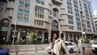 هل يواصل الجنيه المصري مسار الهبوط؟.. "سيناريوهان أحلاهما مُر"