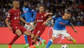 من مباراة نابولي ضد ليفربول في دوري أبطال أوروبا