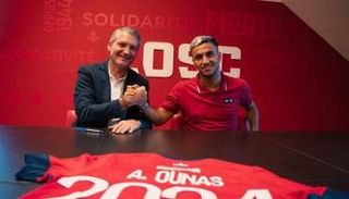 الجزائري آدم وناس