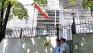 مهلة الـ24 ساعة.. دبلوماسيون إيرانيون يحرقون وثائق في ألبانيا