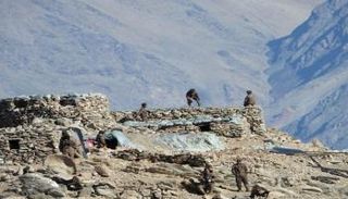 جنود في غرب الهيمالايا في نقطة توتر بين الصين والهند - أرشيفية