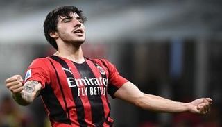 ساندرو تونالي لاعب ميلان