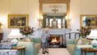 ابتسامة الوداع.. آخر صورة للملكة إليزابيث