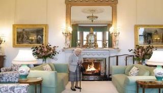 أخر صورة للملكة إليزابيث الثانية في اسكتلندا