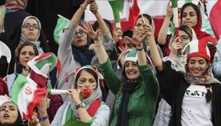 مشجعات إيرانيات