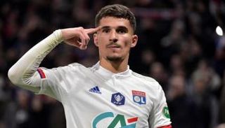 حسام عوار لاعب أولمبيك ليون