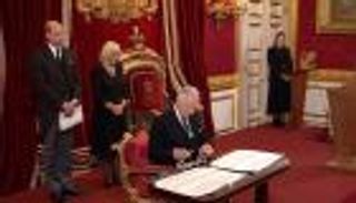 من قصر سانت جيمس.. تشارلز الثالث ملكا لبريطانيا رسميا