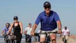 هجوم على بايدن.. أمضى 40% من رئاسته "في عطلة"