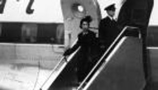 "رحلات مكوكية".. ما هي الدول التي زارتها الملكة إليزابيث؟