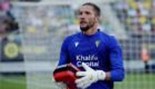 الدوري الإسباني.. حارس قادش يستنسخ أشهر واقعة في يورو 2020 (صور)