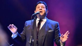 أمير الغناء العربي هاني شاكر