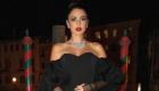 درة في إطلالة جريئة رغم البطانة.. فستان قصير ومكلف للغاية (صور)