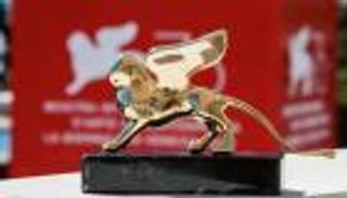 "الأسد الذهبي" في مهرجان البندقية لوثائقي عن أزمة الأفيونيات في أمريكا